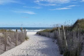 1 Block to Shore Family Condo in Myrtle Beach!